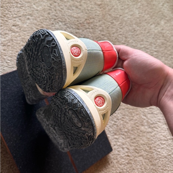 KYRIE 4 LOW PALE CORAL - Picture 4 of 6